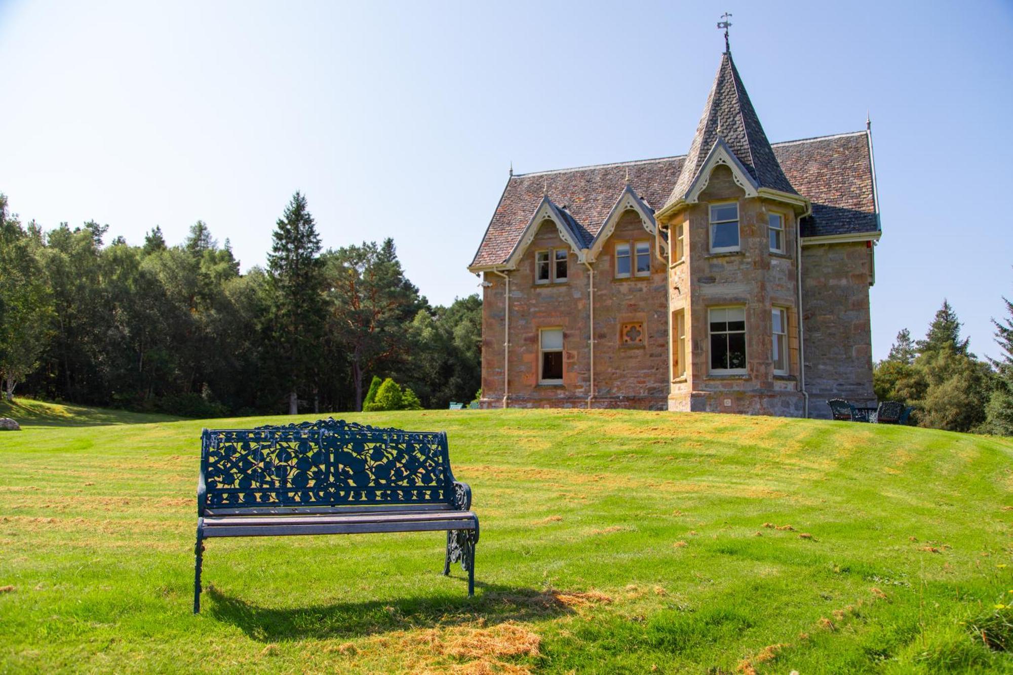 Inveroykel Lodge At Rosehall Exterior photo