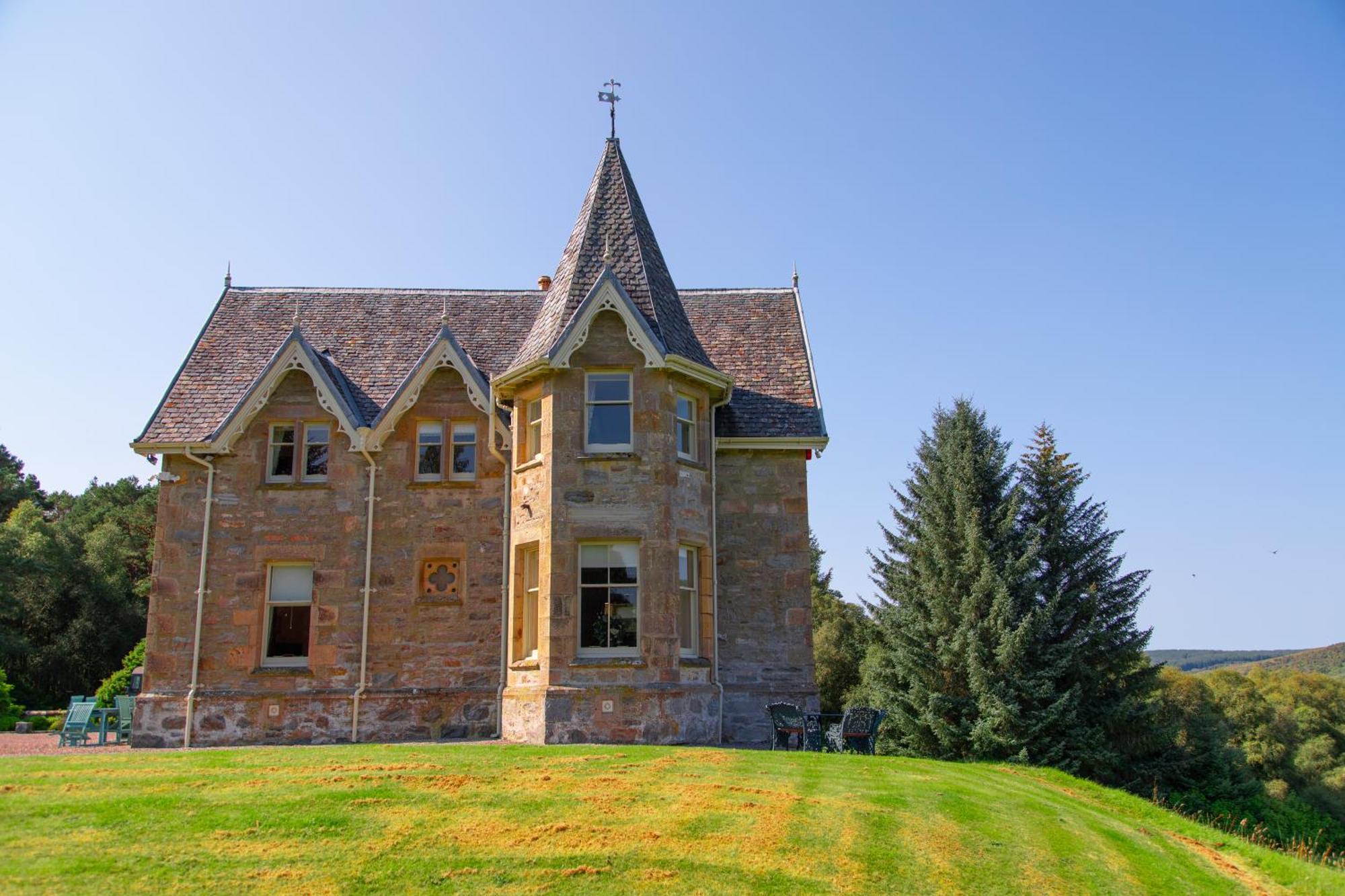 Inveroykel Lodge At Rosehall Exterior photo